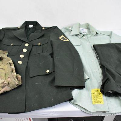 4 pc Army Clothing: Green Suit, Shirt, Camo Shirt - Needs Cleaning