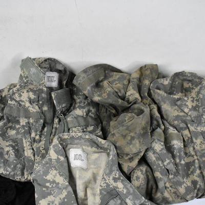 Army Clothing: 2 Pants, 3 Shirts, Jumpsuit - 2 Medium Long, 2 Medium Short, 33L