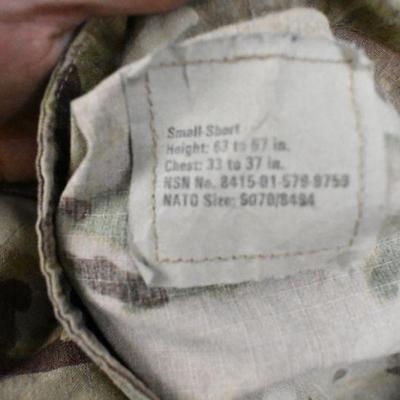 Army Clothing: 4 Shirts, 1 Jacket, 4 Pants Small/Small Short