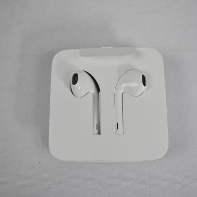 White WIRED Apple Earbuds with Lightning Cord Adapter