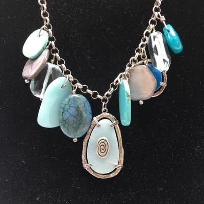 Lot 32 - Blue Stone Necklace & Earrings 