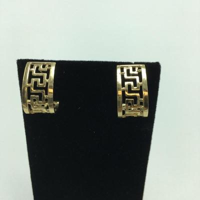 Lot 39 - Four Pair of 14k and 10k Gold Earrings 