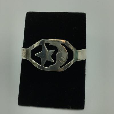 Lot 40 - Necklace, Earrings & Sterling Bracelet