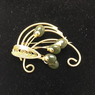 Lot 41 - Five Broaches 