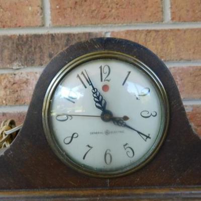 Vintage Mahogany Case General Electric Mantel Electric Clock