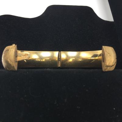 Lot 51 - 14k Gold Bangle Bracelet