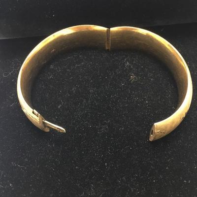 Lot 51 - 14k Gold Bangle Bracelet
