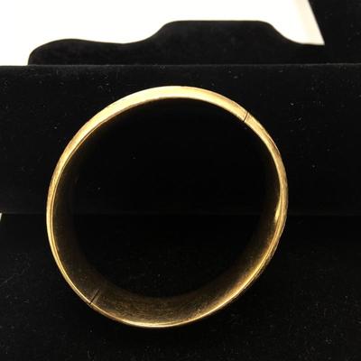 Lot 51 - 14k Gold Bangle Bracelet
