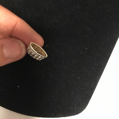 Lot 52 - Gold Rings, Pendants & Pins