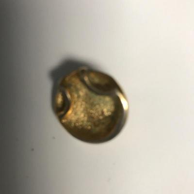 Lot 52 - Gold Rings, Pendants & Pins