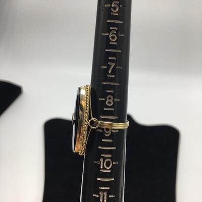 Lot 52 - Gold Rings, Pendants & Pins