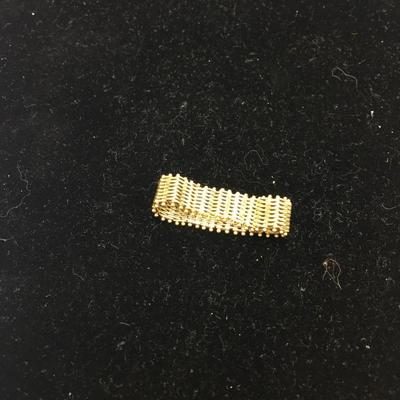 Lot 52 - Gold Rings, Pendants & Pins