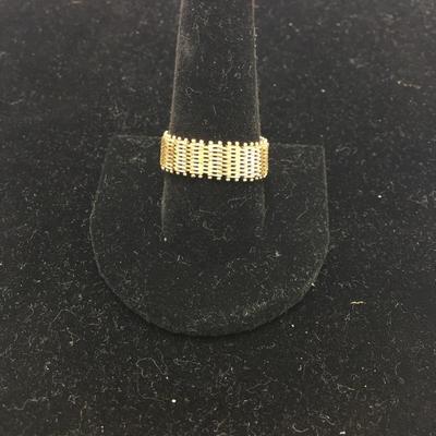 Lot 52 - Gold Rings, Pendants & Pins