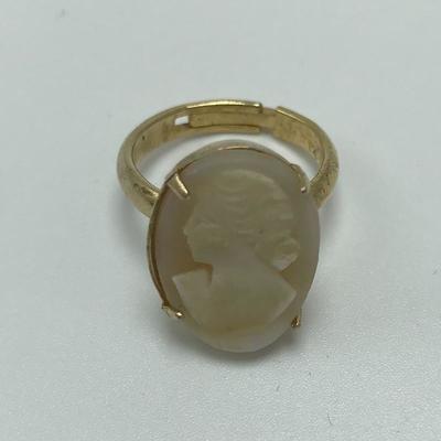 Lot 79 - Two Cameos and Ship Pendant