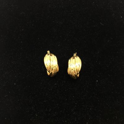 Lot 83 - 14k Gold Earrings - Four pairs