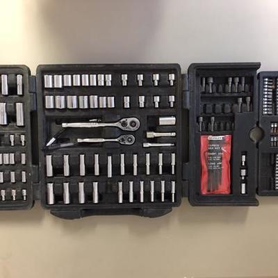 Lot 1068: Tool Kit, Sockets & Drivers, common sizes