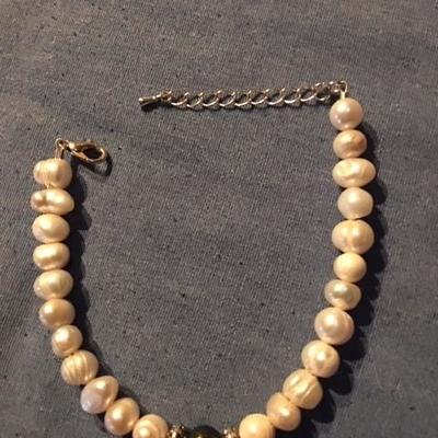 Lot 1082: Freshwater Pearls, Adjustable