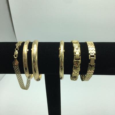 Lot 94 - Gold Necklace and Six Bracelets 