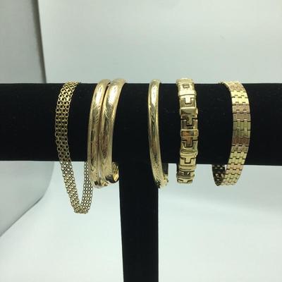 Lot 94 - Gold Necklace and Six Bracelets 