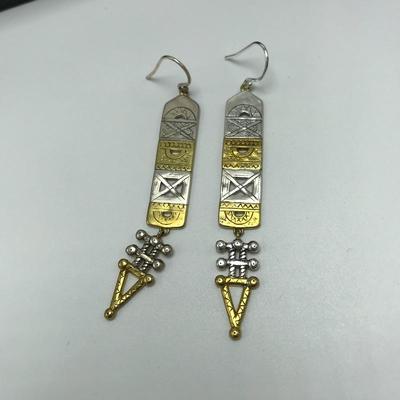 Lot 98 - Five Silpada Sterling Earring Pairs