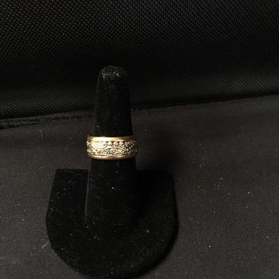 Lot 107 - 14k Gold Ring