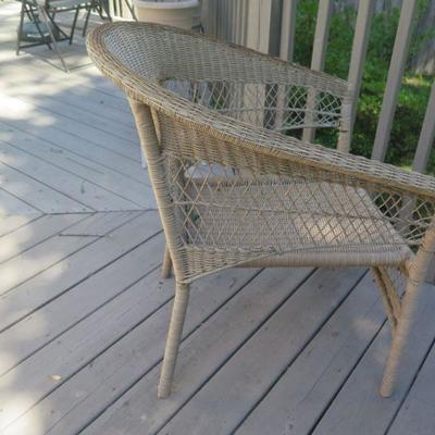 Outdoor Wicker Chair with Cushion