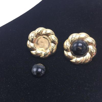 Lot 123 - Ten Pairs of Earrings 