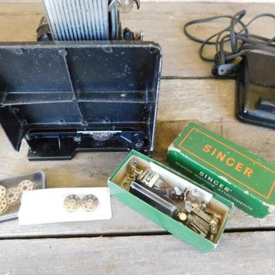 Singer Model 221 Featherweight Sewing Machine with Box and Accessories (Tested)