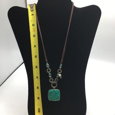 Lot 127 - Abalone Shell Necklace & Sterling Howlite