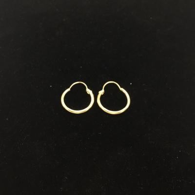 Lot 137 - Stella & Dot Ring & Gold Earrings 