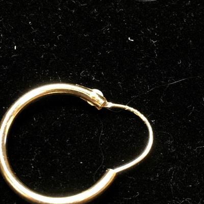 Lot 137 - Stella & Dot Ring & Gold Earrings 