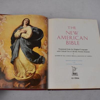 Vintage 1974 Holy Bible with Color Photographs