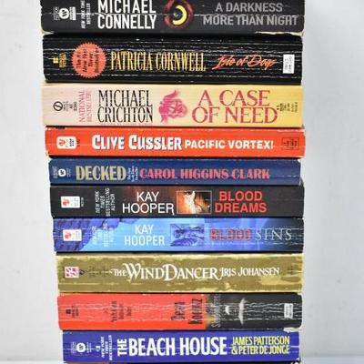 12 Paperback Books Murder/Mystery, Authors Connely -to- Robb