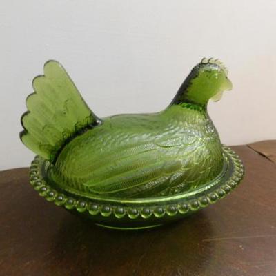 Vintage Indiana Glass Nesting Hen 