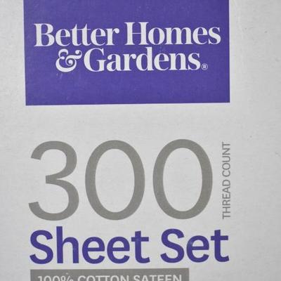 Better Homes and Gardens Full Size Sheet Set, 300 TC, White w/ Blue/Navy Design