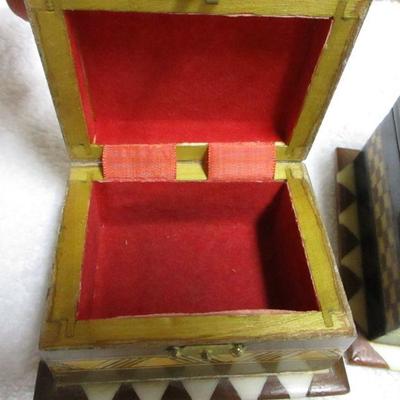 Lot 107 - Inlay Trinket Box & Vintage Wooden Treen Box