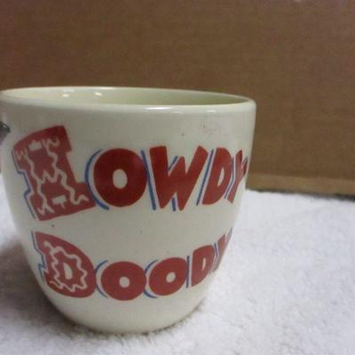 Lot 114 - Howdy Doody Pottery Mug Cup
