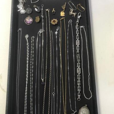 Lot # 102 Assorted Jewelry Necklace Lot 