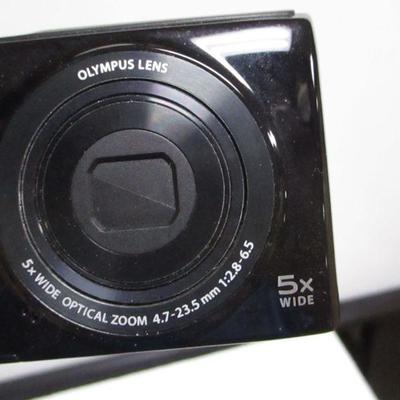 Lot 150 - Olympus Cameras