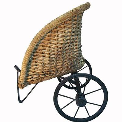 16-Small wicker buggy