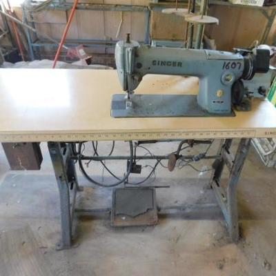 Commercial Singer Sewing Machine 281-141