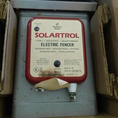 Southern States Solartrol 6V Electric Fencer Panel Box