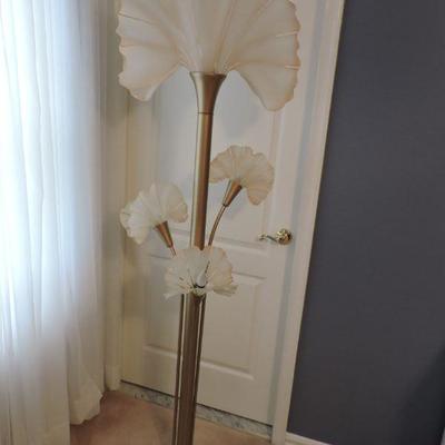Amazing Standing Lamp with Light Pink Flower Lamp Shades