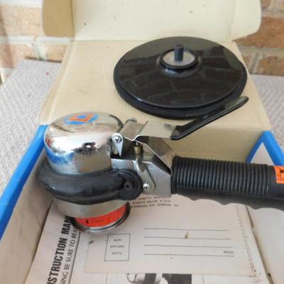 Builders Square New in Box Pnuematic Dual Action Finishing Sander