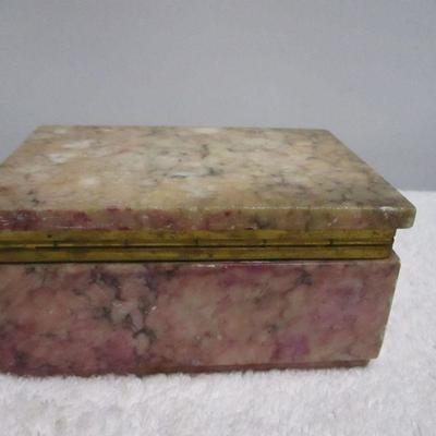 Lot 127 - Decorative Trinket Box