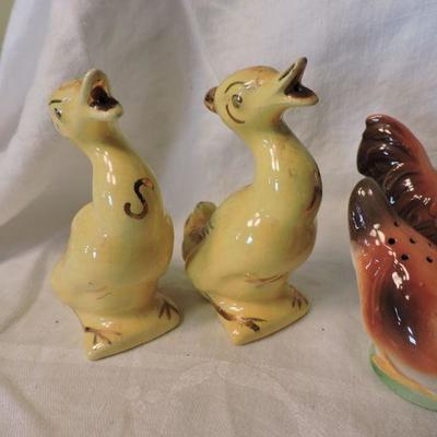 Collection of Vintage Porcelain Salt and Pepper Shakers- Birds