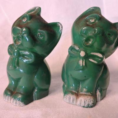 Vintage Molded Plastic Singing Kitty Salt and Pepper Shakers
