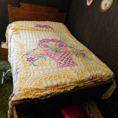 Full Size Antique Oak Eastlake Bed Frame (Mattress Included)