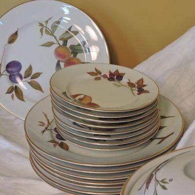 Vintage Royal Worcester Evesham Porcelain Dinnerware