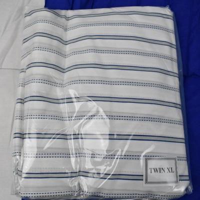 Twin XL Campus Colors 5pc Bedding, Black White Gray Blue - New, Damaged Package